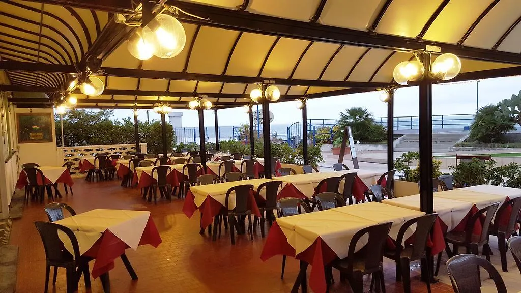 Albergo La Lampara Deiva Marina Hotel