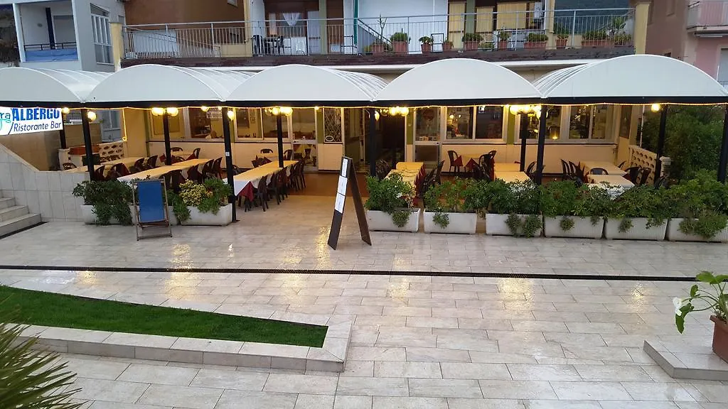 Albergo La Lampara Deiva Marina 0*,